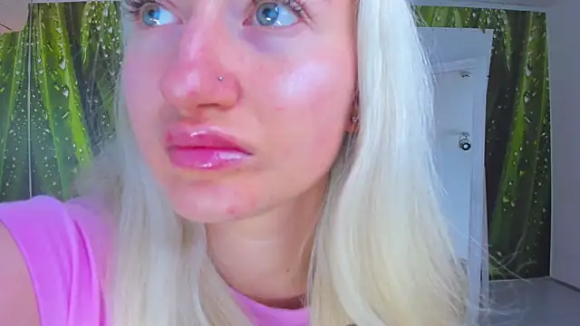 Snapshot of HollyTailors chatting on September 29, 2025, 5:23 am HollyTailors online show from September 29, 2025, 5:23 am