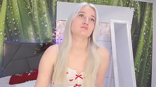 HollyTailors online show from January 10, 2026, 9:00 am