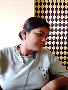 Meenu tiwari online show from September 12, 2025, 9:42 am