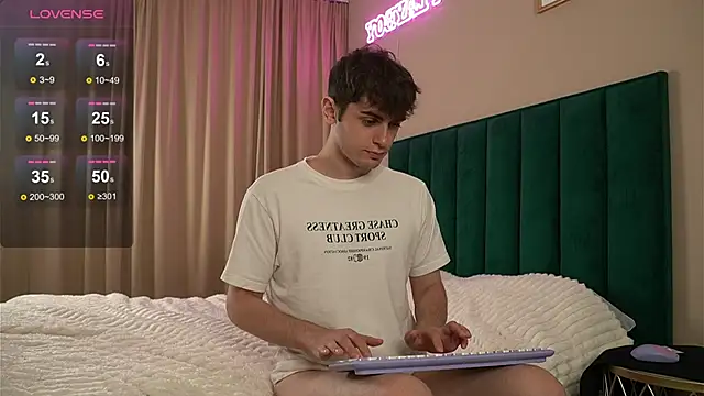 fordenisk online show from September 19, 2025, 1:34 pm