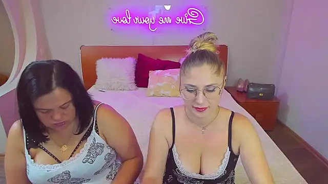 Snapshot of Your_Exstasy chatting on October 25, 2025, 8:33 am Your Exstasy online show from October 25, 2025, 8:33 am
