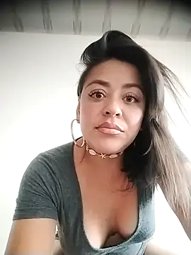 MiaWelkin online show from September 24, 2025, 3:48 pm