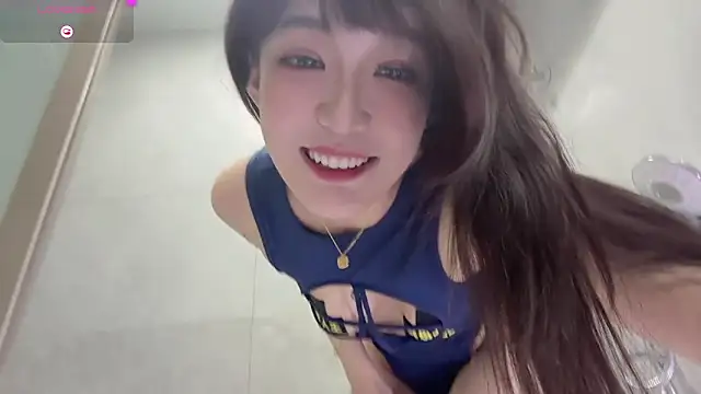 Snapshot of Yaya--728 chatting on October 29, 2025, 9:11 am Yaya--728 online show from October 29, 2025, 9:11 am