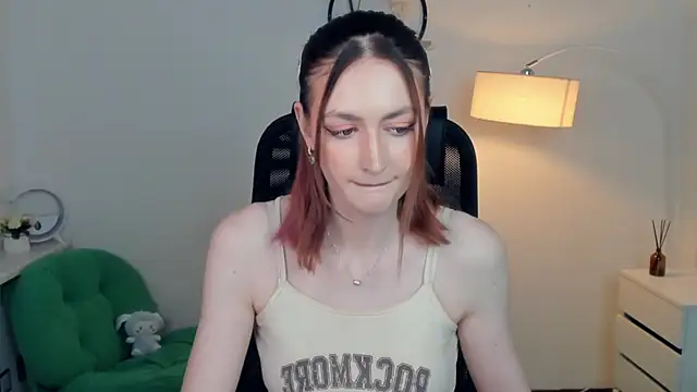 EasterBlink online show from November 13, 2025, 12:15 pm