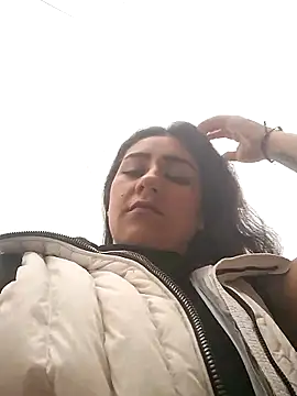 CAROLINE  07 online show from December 16, 2025, 8:58 pm