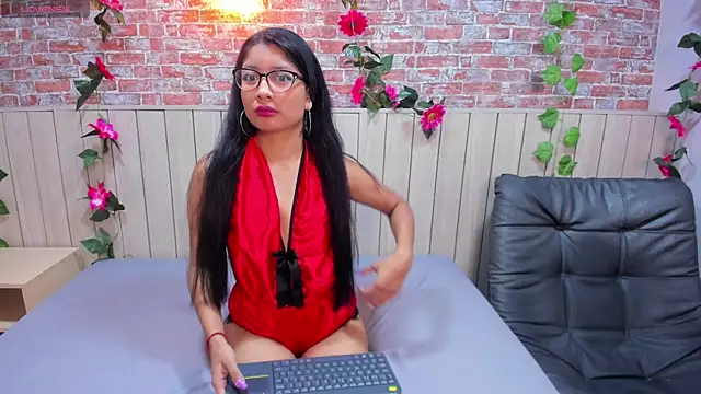 MelanyWayne  online show from December 2, 2025, 6:36 pm