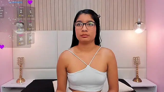 MelanyWayne  online show from May 12, 2026, 5:43 pm