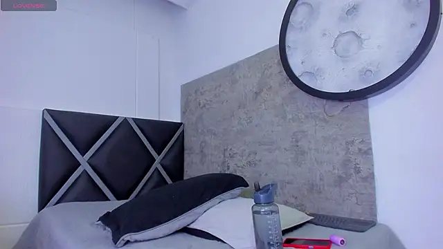  Leohot  online show from March 5, 2026, 3:35 am