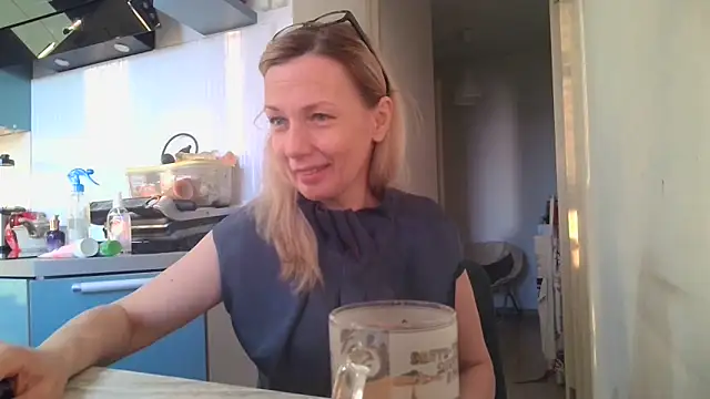 Sweetmurrr online show from June 22, 2026, 1:40 am