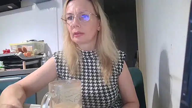 Sweetmurrr online show from July 14, 2026, 12:35 am