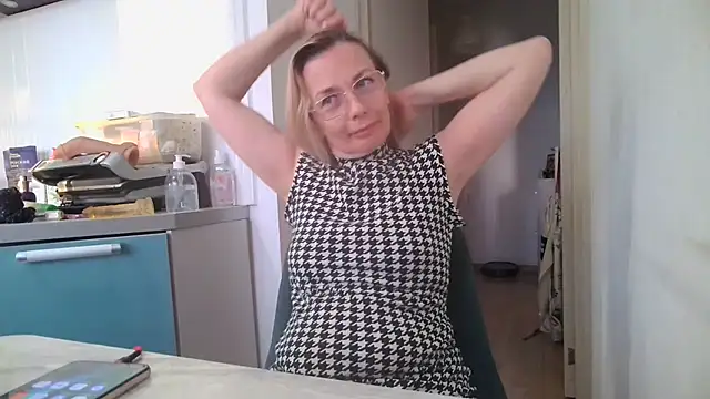 Sweetmurrr online show from July 14, 2026, 2:16 am