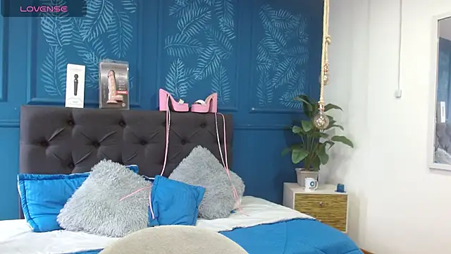 zohet kriss online show from April 27, 2026, 2:59 pm