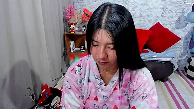 Snapshot of Shaden_11 chatting on September 18, 2025, 1:40 am Shaden 11 online show from September 18, 2025, 1:40 am