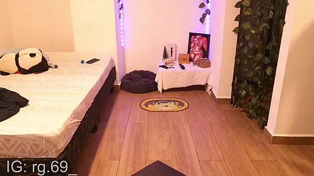 Strangehuman666 online show from May 22, 2026, 10:37 pm