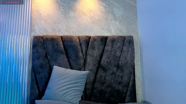 Snapshot of Miagomezx chatting on February 11, 2026, 8:25 pm Miagomezx online show from February 11, 2026, 8:25 pm