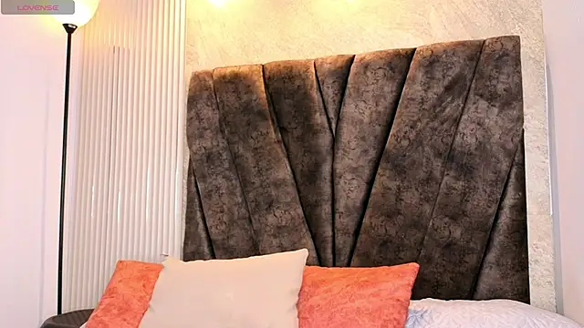 Snapshot of Miagomezx chatting on March 3, 2026, 7:42 pm Miagomezx online show from March 3, 2026, 7:42 pm