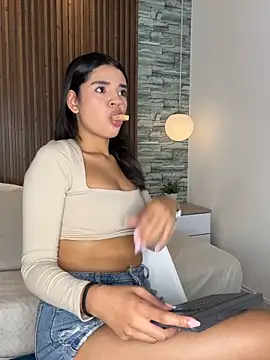 Snapshot of Miagomezx chatting on March 13, 2026, 6:36 pm Miagomezx online show from March 13, 2026, 6:36 pm