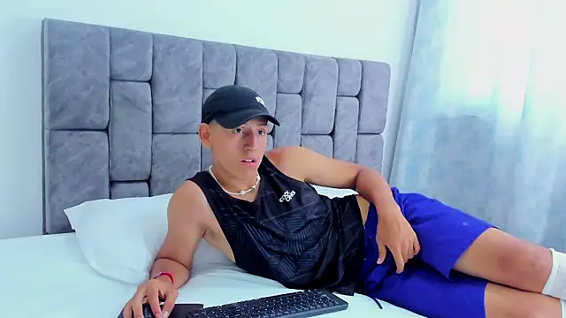 Felipe Gonzales online show from October 7, 2025, 7:44 pm