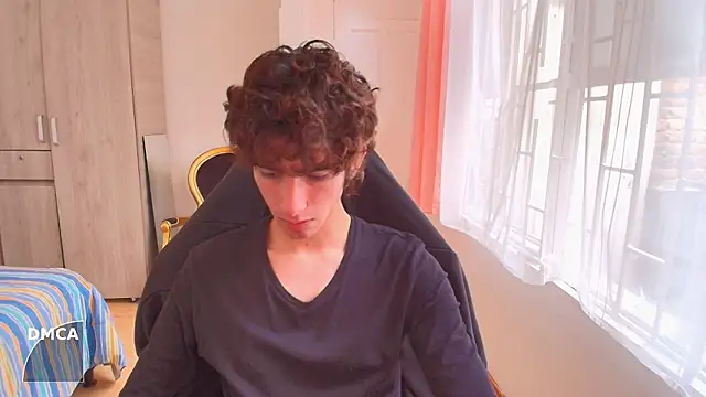 Nude Boy18 online show from September 24, 2025, 7:28 pm