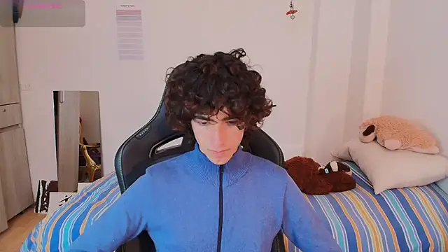 Nude Boy18 online show from March 2, 2026, 8:26 pm