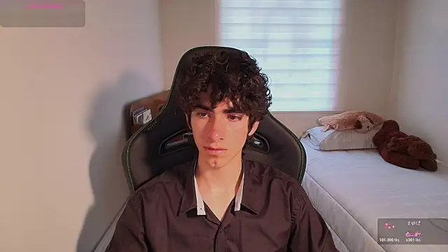 Nude Boy18 online show from June 10, 2026, 10:08 pm