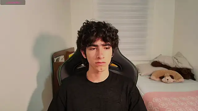 Nude Boy18 online show from June 22, 2026, 4:31 am