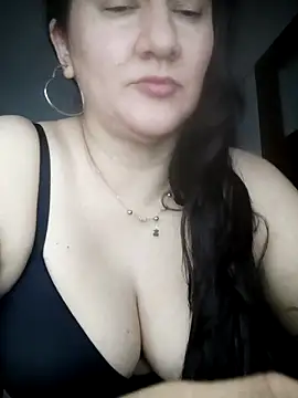 Aisha manzur online show from January 5, 2026, 6:00 pm