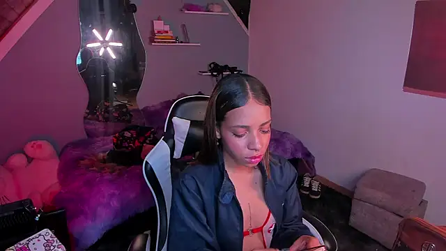 Snapshot of yumi_hanna chatting on December 4, 2025, 2:32 am yumi hanna online show from December 4, 2025, 2:32 am