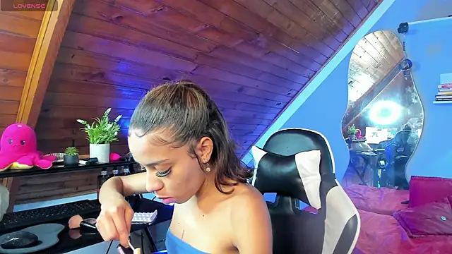 Snapshot of yumi_hanna chatting on December 14, 2025, 3:34 am yumi hanna online show from December 14, 2025, 3:34 am