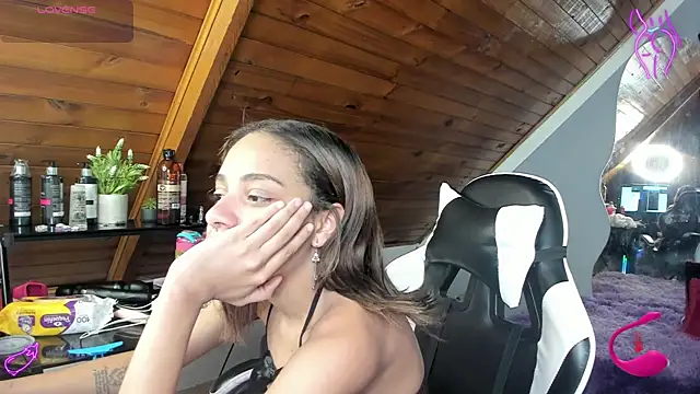 Snapshot of yumi_hanna chatting on January 18, 2026, 2:15 am yumi hanna online show from January 18, 2026, 2:15 am