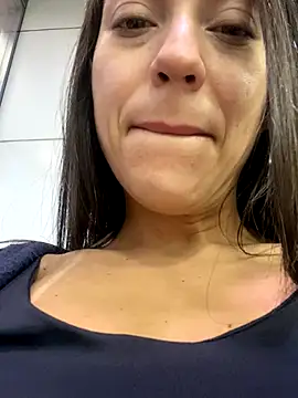 lucioliveira online show from October 4, 2025, 1:47 am