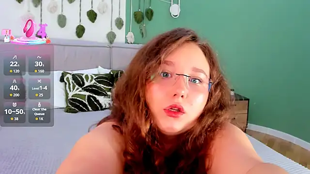 Snapshot of VelvetVixenCute chatting on September 18, 2025, 5:31 am VelvetVixenCute online show from September 18, 2025, 5:31 am