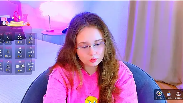 Snapshot of VelvetVixenCute chatting on October 14, 2025, 5:19 am VelvetVixenCute online show from October 14, 2025, 5:19 am