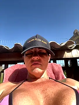 Deusasafada online show from November 19, 2025, 6:19 pm