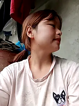 Snapshot of XoiXoi232 chatting on September 16, 2025, 1:17 am XoiXoi232 online show from September 16, 2025, 1:17 am