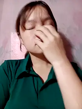 Snapshot of XoiXoi232 chatting on October 4, 2025, 4:43 am XoiXoi232 online show from October 4, 2025, 4:43 am