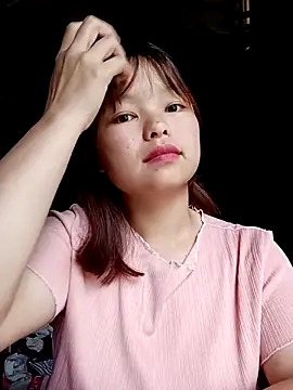 Snapshot of XoiXoi232 chatting on October 14, 2025, 12:33 am XoiXoi232 online show from October 14, 2025, 12:33 am