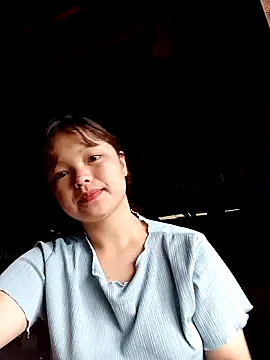 Snapshot of XoiXoi232 chatting on October 17, 2025, 1:31 am XoiXoi232 online show from October 17, 2025, 1:31 am