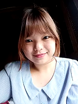 Snapshot of XoiXoi232 chatting on October 17, 2025, 11:29 pm XoiXoi232 online show from October 17, 2025, 11:29 pm