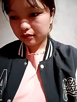 Snapshot of XoiXoi232 chatting on October 25, 2025, 1:40 pm XoiXoi232 online show from October 25, 2025, 1:40 pm