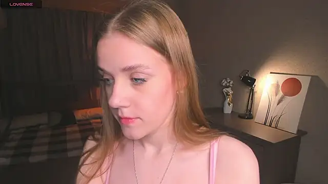 Snapshot of OdellaFrake chatting on September 17, 2025, 7:37 pm OdellaFrake online show from September 17, 2025, 7:37 pm