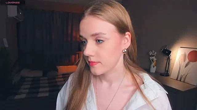 Snapshot of OdellaFrake chatting on September 18, 2025, 7:16 pm OdellaFrake online show from September 18, 2025, 7:16 pm