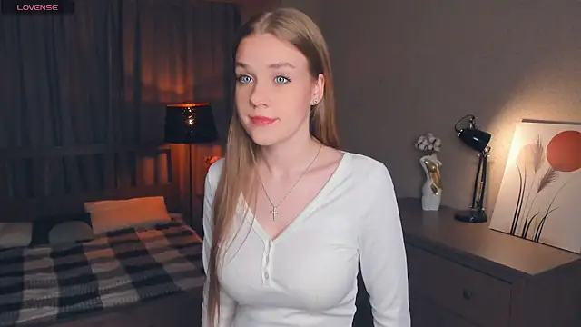 Snapshot of OdellaFrake chatting on September 19, 2025, 8:20 pm OdellaFrake online show from September 19, 2025, 8:20 pm