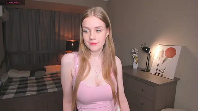 Snapshot of OdellaFrake chatting on September 20, 2025, 8:32 pm OdellaFrake online show from September 20, 2025, 8:32 pm