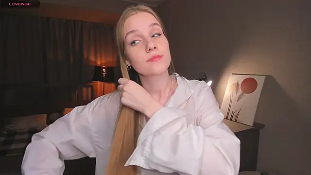 Snapshot of OdellaFrake chatting on October 16, 2025, 7:37 pm OdellaFrake online show from October 16, 2025, 7:37 pm