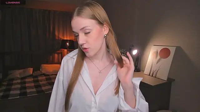 Snapshot of OdellaFrake chatting on October 18, 2025, 7:47 pm OdellaFrake online show from October 18, 2025, 7:47 pm