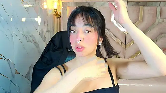 zoe r  online show from September 13, 2025, 3:17 am