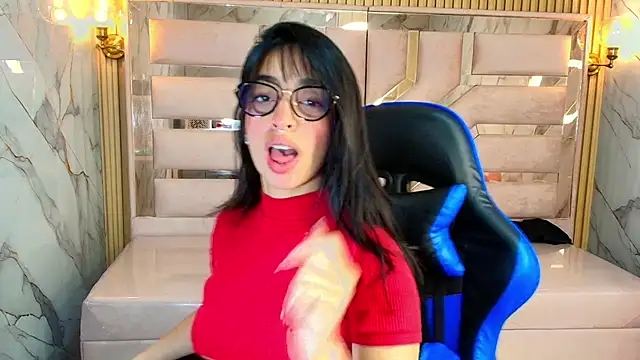 zoe r  online show from September 18, 2025, 3:08 am