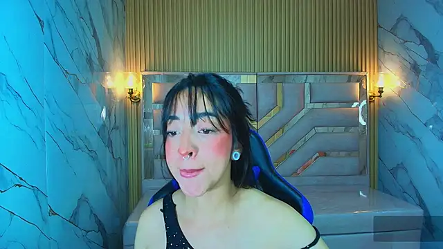 zoe r  online show from December 20, 2025, 3:13 am