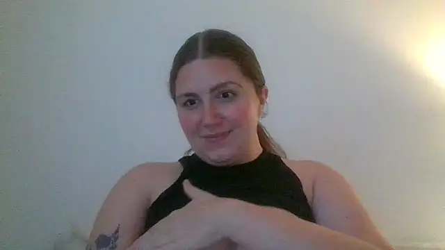 CherryJuneExperience online show from September 29, 2025, 7:40 pm